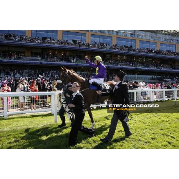 Pat Smullen on Rite of Passage winner of the Gold Cup Ascot, 17th june 2010 ph. Stefano Grasso