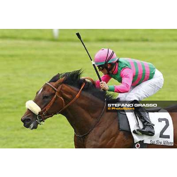 Mirco Demuro on Blu Constellation goes to win the Premio Primi Passi Milan, San Siro racetrack, 20th june 2010 ph. Stefano Grasso