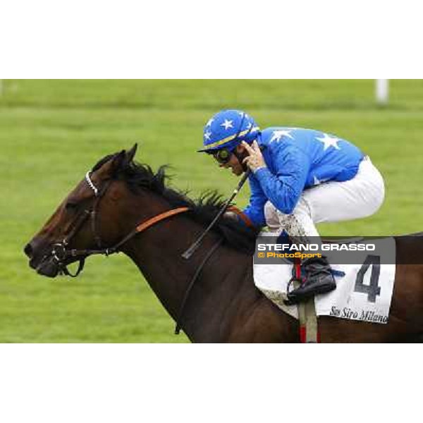 Umberto Rispoli on Paris to Peking wins the Premio Vittorio Crespi Milan, San Siro racetrack, 20th june 2010 ph. Stefano Grasso