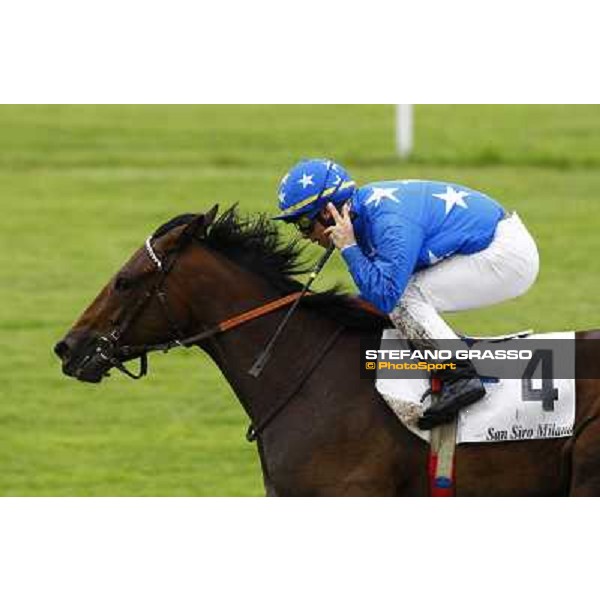 Umberto Rispoli on Paris to Peking wins the Premio Vittorio Crespi Milan, San Siro racetrack, 20th june 2010 ph. Stefano Grasso