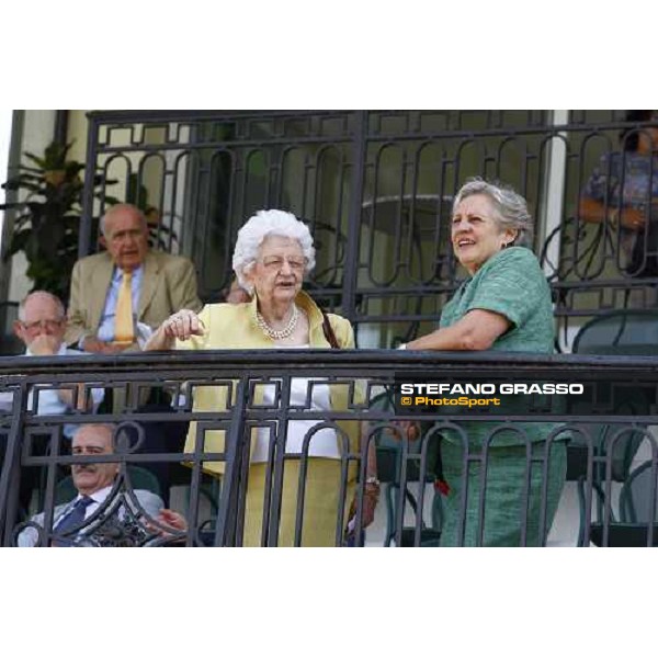 Lady Margherita Mezzanotte and her daughter Giovanna in the owners enclosure of San Siro Milan, San Siro racetrack - 27th june 2010 ph. Stefano Grasso