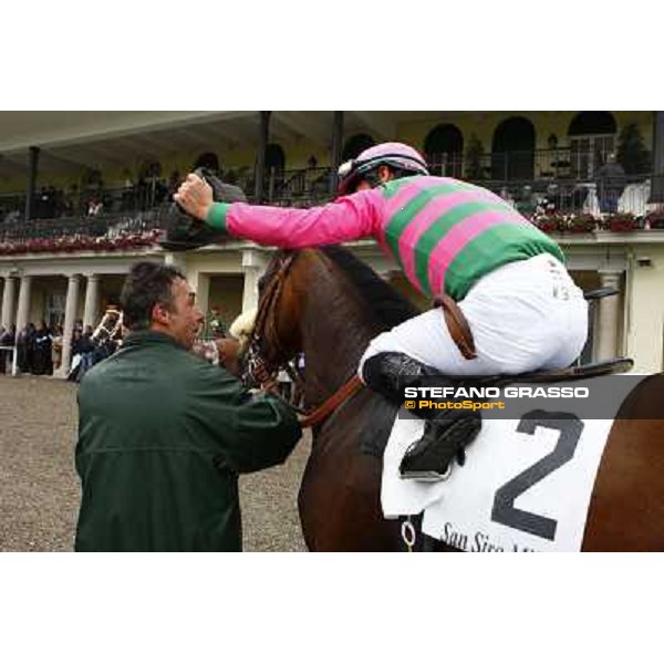 Mirco Demuro returns home on Blu Constellation after winning the Premio Primi Passi Milan, San Siro racetrack, 20th june 2010 ph. Stefano Grasso