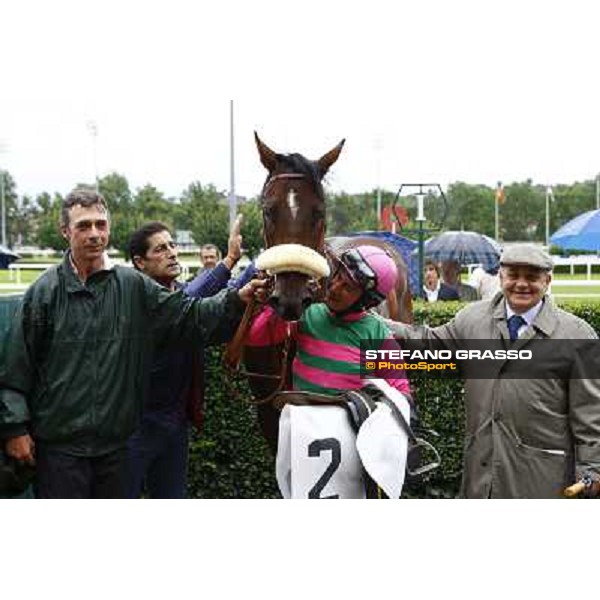 Mirco Demuro, Vittorio Caruso and Blu Constellation after winning the Premio Primi Passi Milan, San Siro racetrack, 20th june 2010 ph. Stefano Grasso
