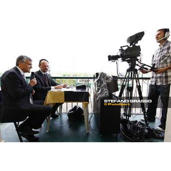 Francesco Ruffo della Scaletta interviwed by Luca Galbiati at San Siro galopp Milan, 30th may 2010 ph. Stefano Grasso