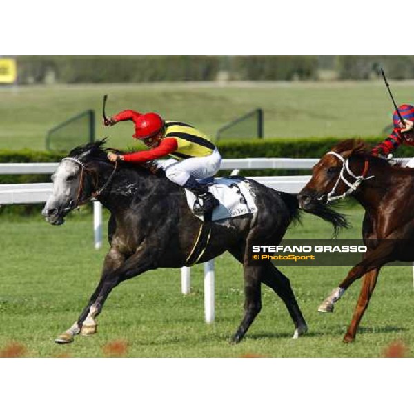 Dario Vargiu on Cima de Triomphe goes to win the Premio del Giubileo Milan - San Siro racetrack, 4th july 2010 ph. Stefano Grasso