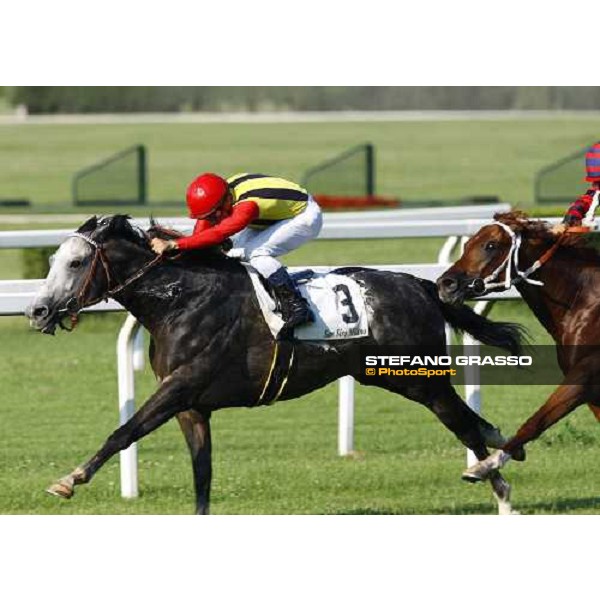 Dario Vargiu on Cima de Triomphe goes to win the Premio del Giubileo Milan - San Siro racetrack, 4th july 2010 ph. Stefano Grasso
