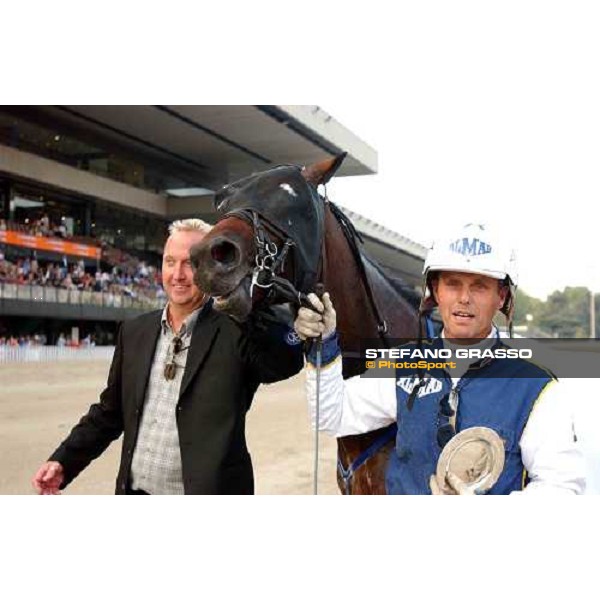 giving prize for Leif Witasp and owner of Turbo Sund winners of Gran Premio Uet- 3yr. old european championship Milan, 12th september 2004 ph. Stefano Grasso