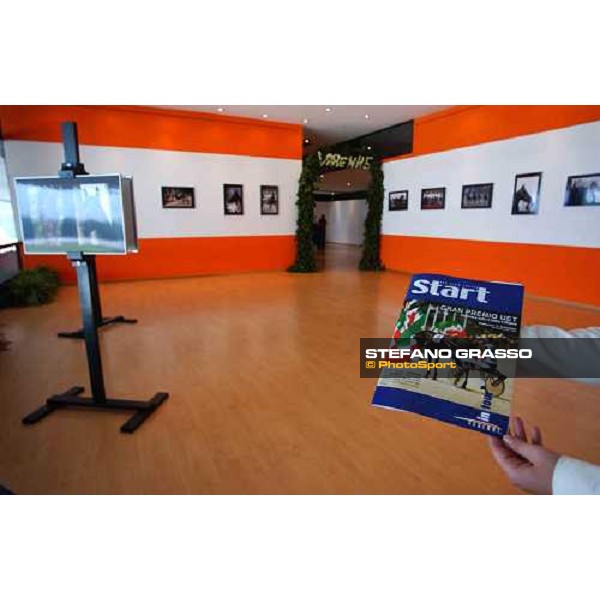 Varenne\'s photographic exibition by Stefano Grasso at the club house of San Siro racetrack- Art Direction by arch. Claudia Bellini Milan, 12th september 2004 ph. Stefano Grasso