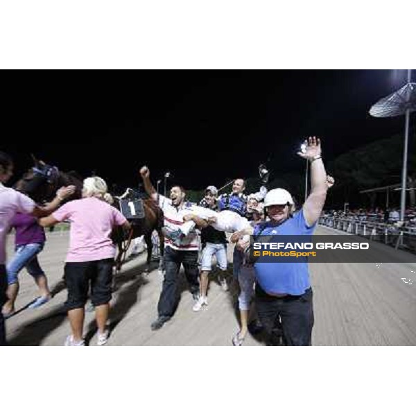 Maik Esper with Looney Tunes and his connection celebrate after winning the race off of the Campionato Europeo 2010 Cesena, 4th sept. 2010 ph.StefanoGrasso