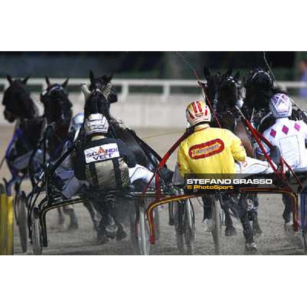 the horses turn the bend during the 2nd heat of the Campionato Europeo 2010 Cesena, 4th sept. 2010 ph.StefanoGrasso