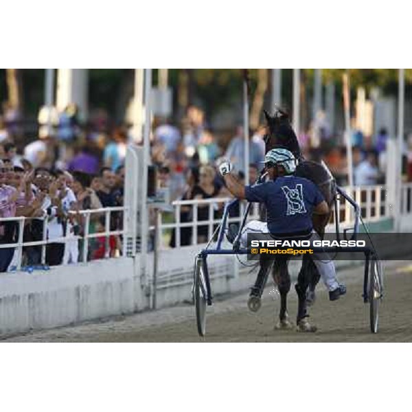 Marco Smorgon with Non Solo Bar parades after winning the Gran Premio avv. Carlo Marangoni Torino - Stupinigi racetrack, 12th sept. 2010 ph. Stefano Grasso