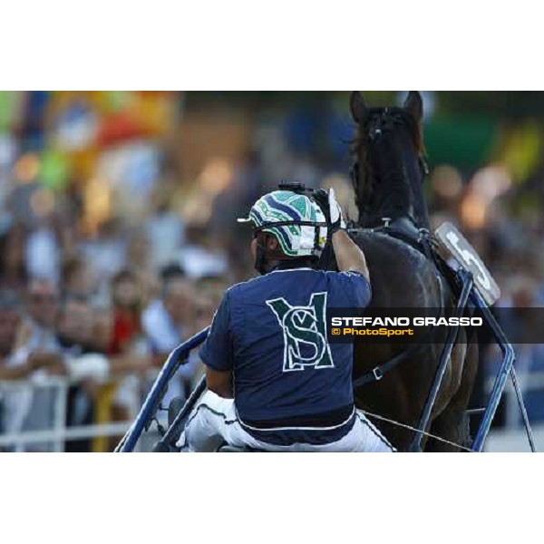 Marco Smorgon parades with Non Solo Bar after winning the Gran Premio avv. Carlo Marangoni Torino - Stupinigi racetrack, 12th sept. 2010 ph. Stefano Grasso