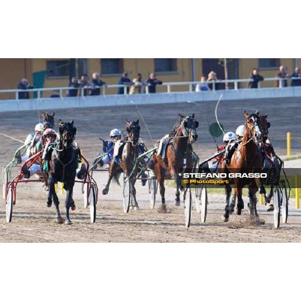 \'Doctor Rex and Donald Bi at last 50 meters of Gp Italia 2003- winner Doctor Rex at 1.16.6 km. Bologna, april 13 2003-ph.Stefano Grasso\' 
