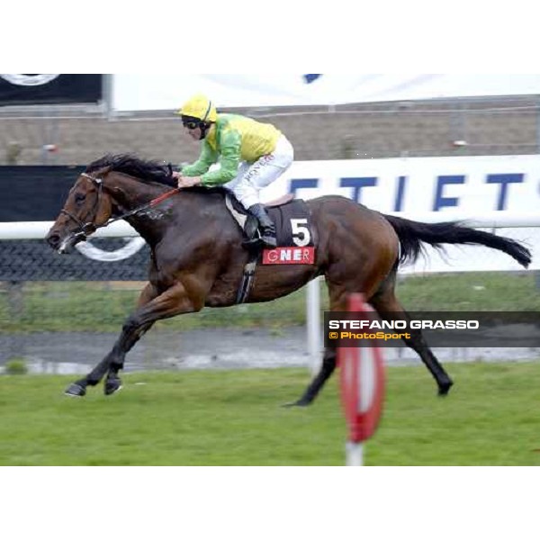 Pivotal point wins well 25-9-04 pic Bill Selwyn