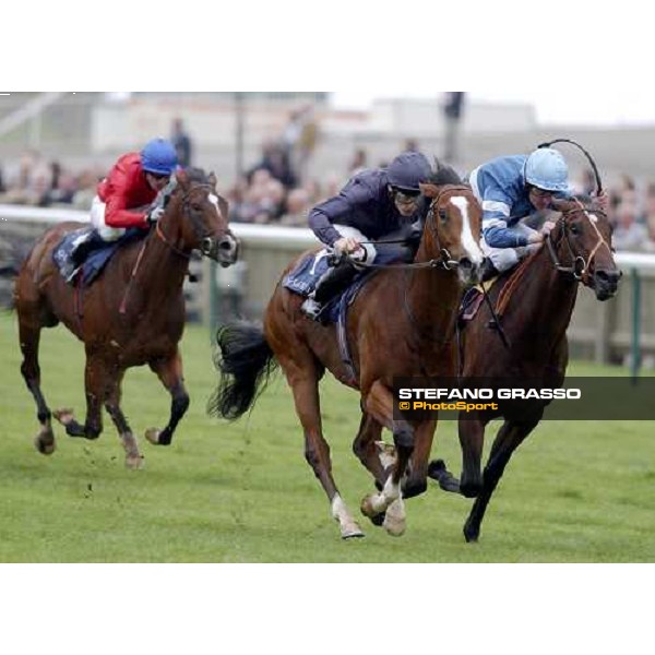 Ad Valorem (centre) beats Rebuttal (rt) pic BIll Selwyn 1-10-04