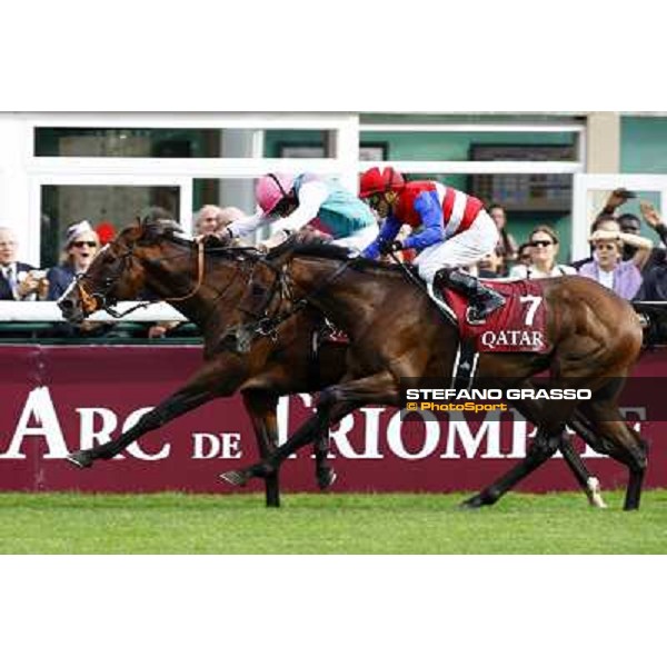 Ryan Moore and Workforce win the Qatar Prix de l\'Arc de Triomphe beating Nakayama Festa Paris - Longchamp, 3rd oct. 2010 ph. Stefano Grasso