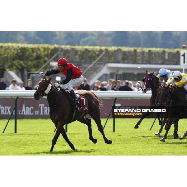 Gerald Mosse on Gentooo wins the Qatar Prix du Cadran Paris - Longchamp, 3rd oct. 2010 ph. Stefano Grasso