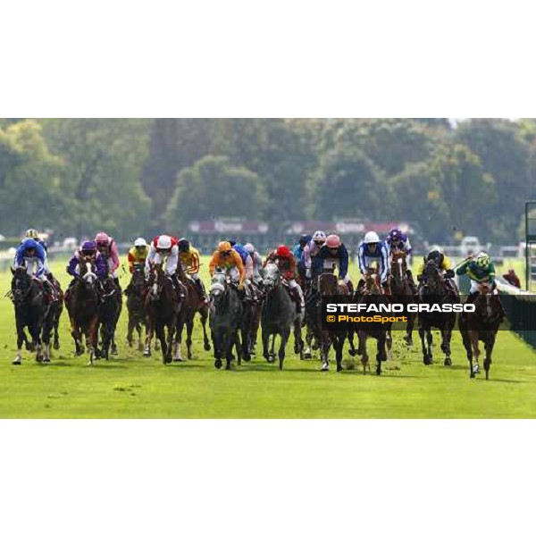 first from right, L.Morris on Gilt Edge Girl wins the Qatar Prix de l\' Abbaye de Longchamp Paris - Longchamp, 3rd oct. 2010 ph. Stefano Grasso