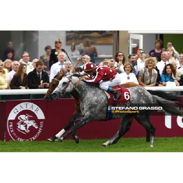 Olivier Peslier on General wins the Qatar Arabian World Cup - Qatar Petroleum Paris - Longchamp, 3rd oct. 2010 ph. Stefano Grasso