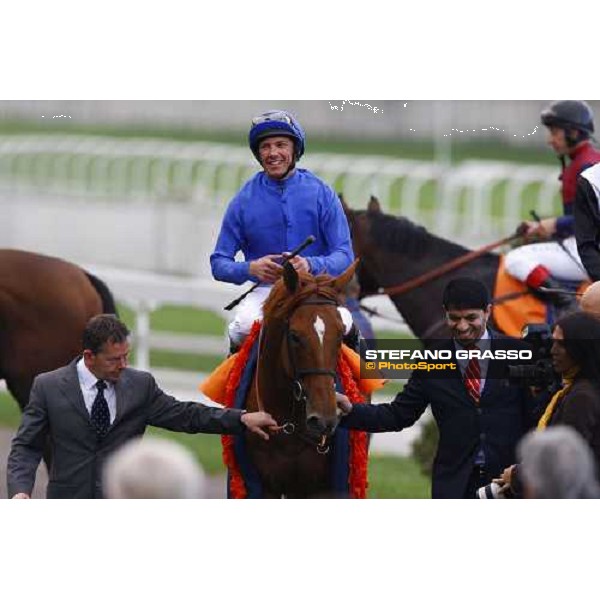 Frankie Dettori on Rio de la Plata and Saeed Bin Suroor enter the winner enclosure after winning the Premio Vittorio di Capua Milan - San Siro racetrack, 9th october 2010 ph. Stefano Grasso