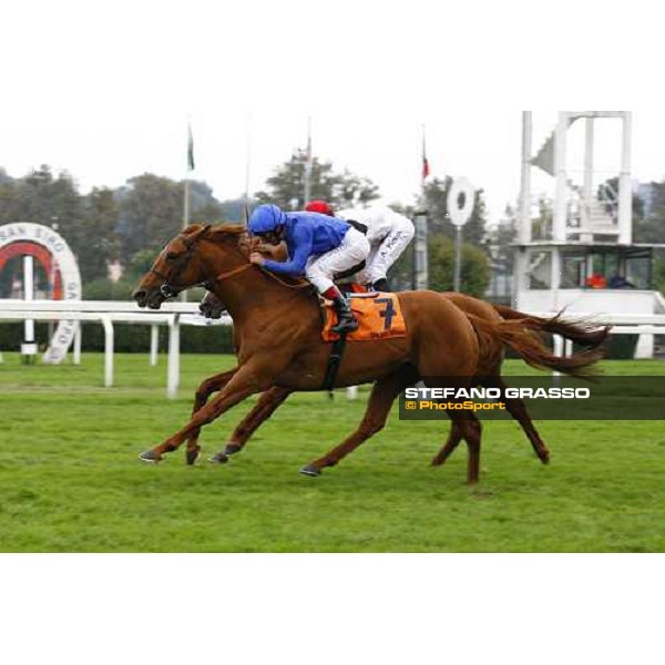 Frankie Dettori on Rio de la Plata wins the Premio Vittorio di Capua beating Vanjura Milan - San Siro racetrack, 9th october 2010 ph. Stefano Grasso