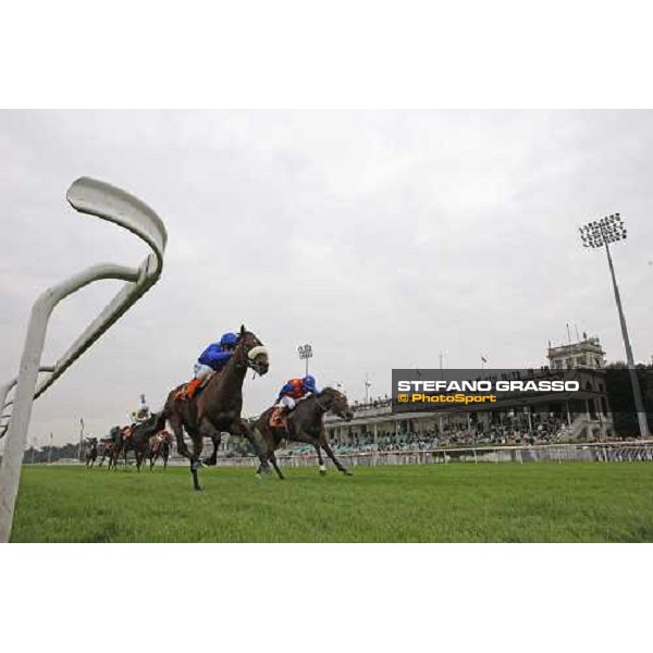 Ahmed Ajtebi and Biondetti win the Gran Criterium beating Neil Callan on Singapore Lilly Milan - San Siro racetrack, 9th october 2010 ph. Stefano Grasso