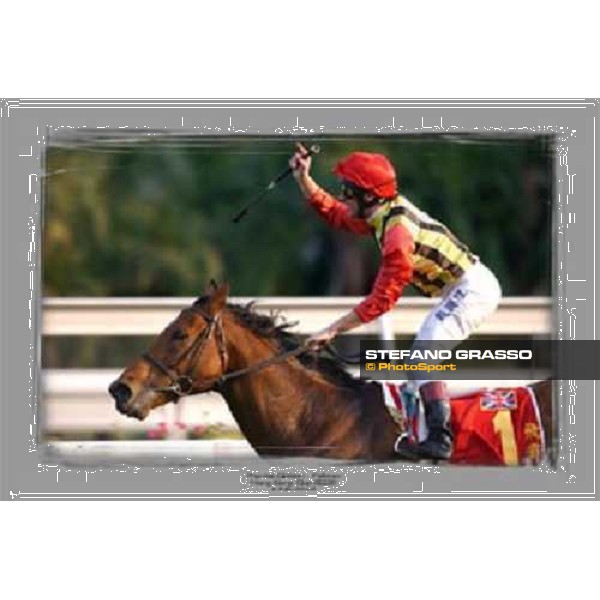 Frankie Dettori- Falbrav Hong Kong Cup 2003 ph. Stefano Grasso