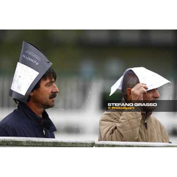 racegoers at San Siro Milan - San Siro racetrack, 17th oct. 2010 ph. Stefano Grasso