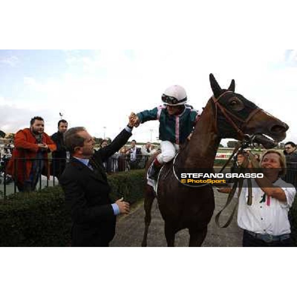 Maurizio Guarnieri congratulates with Umberto Rispoli on Aoife Alainn after winning the Premio Lydia Tesio Rome, Capannelle racetrack 24th oct. 2010 ph. Stefano Grasso