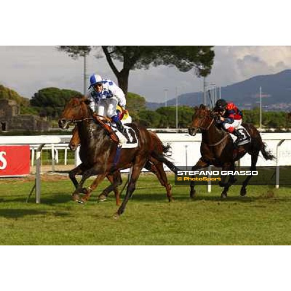 Christian Demuro on Ransom Hope wins the Premio Nearco Rome, Capanelle racetrack, 24th oct. 2010 ph. Stefano Grasso