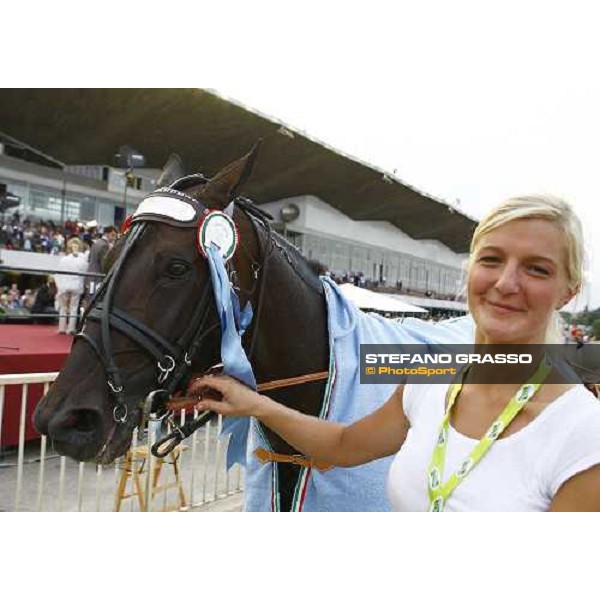 a close up for Nadir Kronos and his groom parading after winning the 83¡ Italian Trotting Derby Roma, 10th oct. 2010 ph. Stefano Grasso