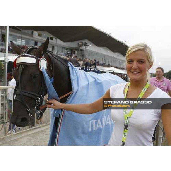 a close up for Nadir Kronos and his groom parading after winning the 83¡ Italian Trotting Derby Roma, 10th oct. 2010 ph. Stefano Grasso