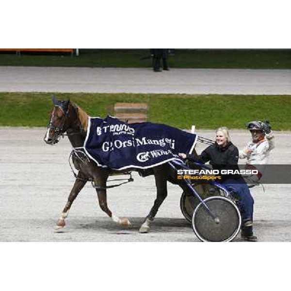 Roberto Vecchione with Nesta Effe wins the Gran Premio Paolo e Orsino Orsi Mangelli Milan, San Siro racetrack 1st nov. 2010 ph. Stefano Grasso