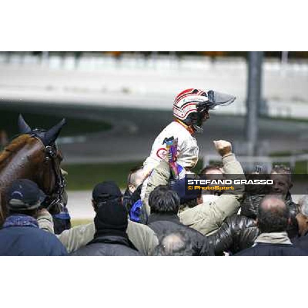 Roberto Vecchione with Nesta Effe wins the Gran Premio Paolo e Orsino Orsi Mangelli Milan, San Siro racetrack 1st nov. 2010 ph. Stefano Grasso