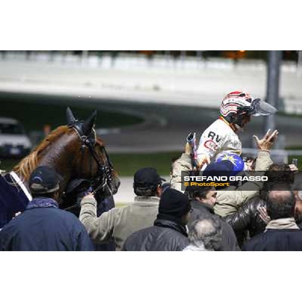 Roberto Vecchione with Nesta Effe wins the Gran Premio Paolo e Orsino Orsi Mangelli Milan, San Siro racetrack 1st nov. 2010 ph. Stefano Grasso