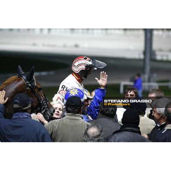 Roberto Vecchione with Nesta Effe wins the Gran Premio Paolo e Orsino Orsi Mangelli Milan, San Siro racetrack 1st nov. 2010 ph. Stefano Grasso