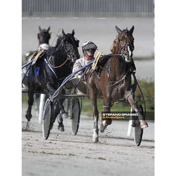 Roberto Vecchione with Nesta Effe wins the Gran Premio Paolo e Orsino Orsi Mangelli Milan, San Siro racetrack 1st nov. 2010 ph. Stefano Grasso
