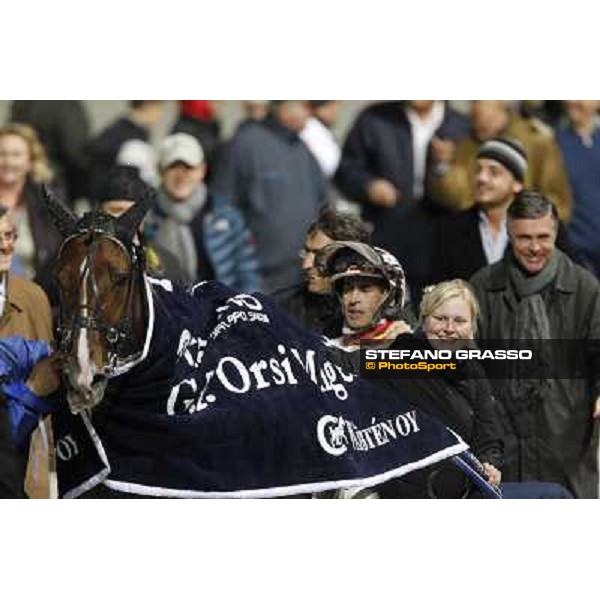 Roberto Vecchione with Nesta Effe wins the Gran Premio Paolo e Orsino Orsi Mangelli Milan, San Siro racetrack 1st nov. 2010 ph. Stefano Grasso