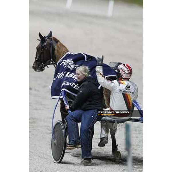 Roberto Vecchione with Nesta Effe wins the Gran Premio Paolo e Orsino Orsi Mangelli Milan, San Siro racetrack 1st nov. 2010 ph. Stefano Grasso