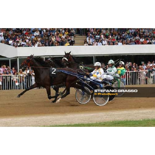 start Consolazione 77° Derby Italiano del Trotto Roberto Andreghetti with Eskipazar Play leads on Expo Bi Rome, 10th october 2004 ph. Stefano Grasso