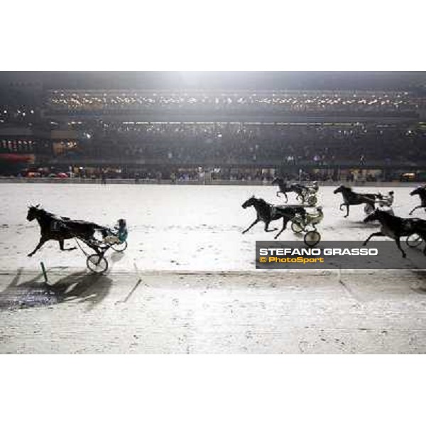Pippo Gubellini on the post with Owen\'s Club before beeing disqualified The winner of the Gran Criterium \'Memorial Piero Biondi is Federico Esposito with Opal Brown Milan, San Siro racetrack 14th nov. 2010 ph. Stefano Grasso