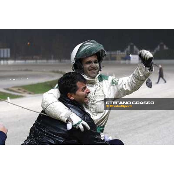 Gran Criterium \'Memorial Piero Biondi\' - Federico Esposito with the owner of Opal Brown Milan - San Siro racetrack, 14th nov. 2010 ph. Stefano Grasso