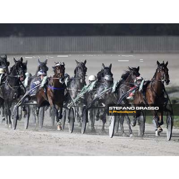 Gran Criterium \'Memorial Piero Biondi\' - Pippo Gubellini with Owen\'s Club leads the group Milan - San Siro racetrack, 14th nov. 2010 ph. Stefano Grasso