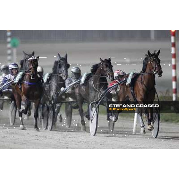 Gran Criterium \'Memorial Piero Biondi\' - Pippo Gubellini with Owen\'s Club leads the group Milan - San Siro racetrack, 14th nov. 2010 ph. Stefano Grasso