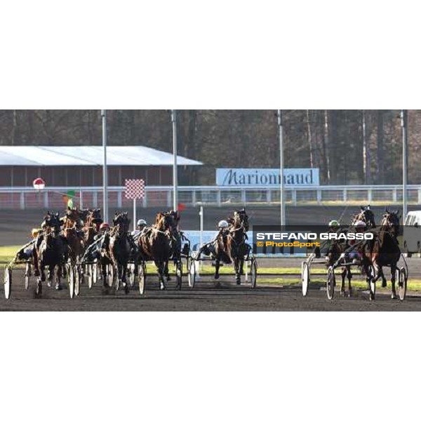 Prix du Luxembourg 2004-Paris at last 50 meters ,Giampaolo Minnucci on Alesi Om at right leads the group ph. Stefano Grasso