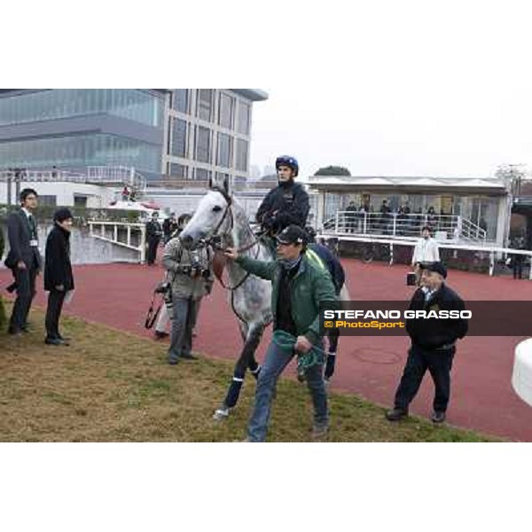 Morning trackworks at Fuchu racecourse - Voila Ici, Mirco Demuro, Vittorio Caruso and Luigi Rosa Tokyo, 26th nov. 2010 ph. Stefano Grasso