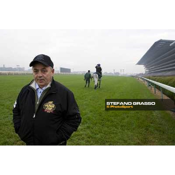 Morning trackworks at Fuchu racecourse - Voila Ici, Mirco Demuro, Vittorio Caruso and Luigi Rosa Tokyo, 26th nov. 2010 ph. Stefano Grasso