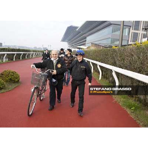 Morning trackworks at Fuchu racecourse - Mirco Demuro and Vittorio Caruso Tokyo, 26th nov. 2010 ph. Stefano Grasso