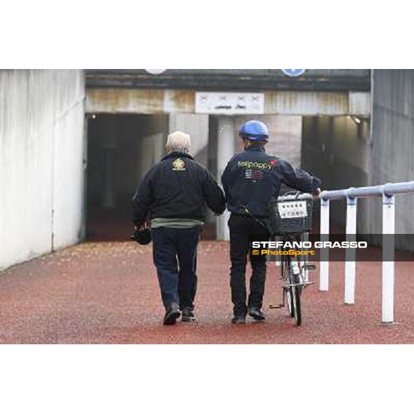 Morning trackworks at Fuchu racecourse - Vittorio Caruso and Mirco Demuro Tokyo, 26th nov. 2010 ph. Stefano Grasso