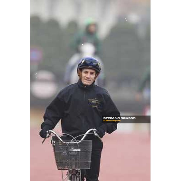 Morning trackworks at Fuchu racecourse - Mirco Demuro Tokyo, 26th nov. 2010 ph. Stefano Grasso